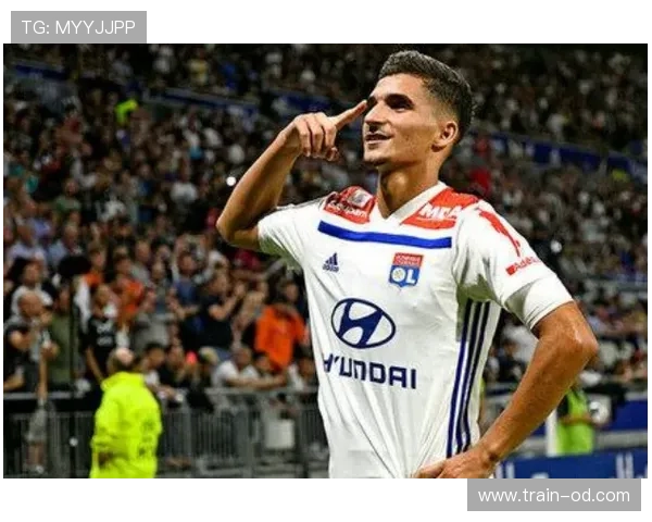 巴黎圣日耳曼中场连贯性存疑，实战对抗中衔接问题逐步显现