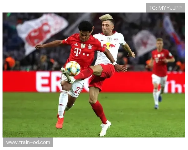 拜仁慕尼黑内部矛盾激化，战术混乱与阵容隐患如何危及豪门争冠地位？