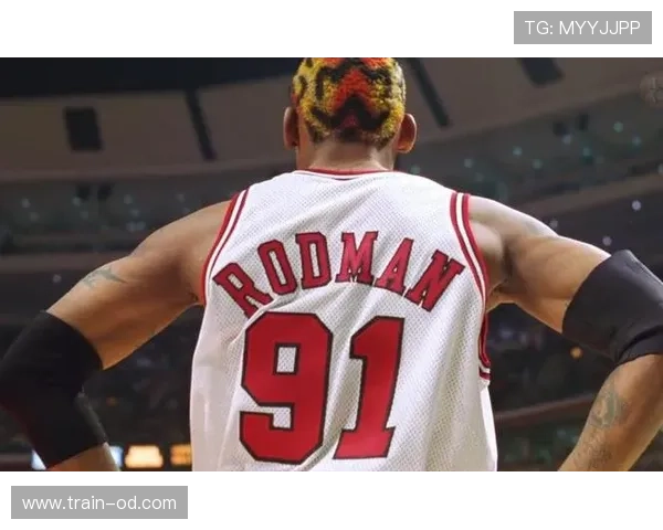 罗德曼防守篮板数据远超队友，补防策略成球队防线核心